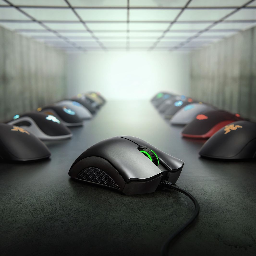 Razer DeathAdder Essential Gaming Mouse: 6400 DPI Optical Sensor - 5 Programmable Buttons - Mechanical Switches